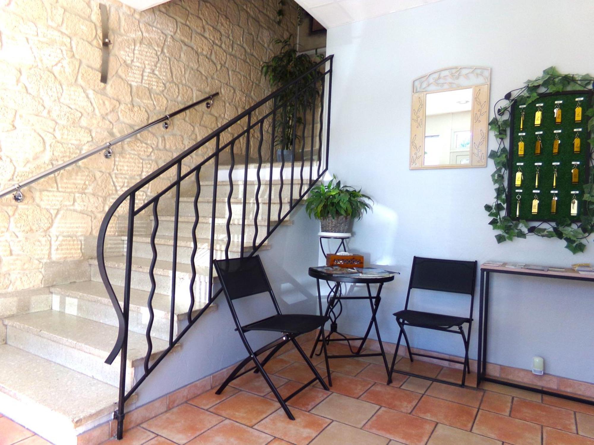 Hotel Du Lac Chateau-Arnoux-Saint-Auban Exterior foto